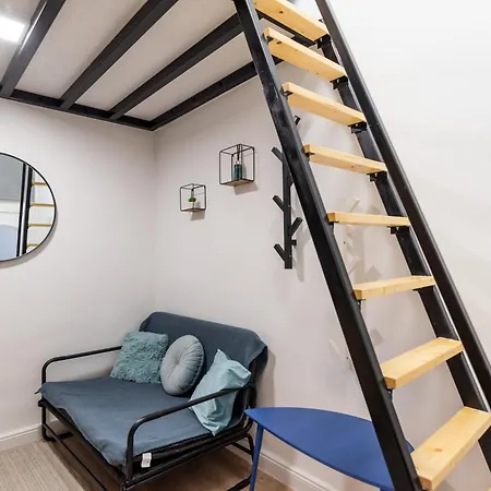 Studio-modern, Heroes' Square,central, Quiet *